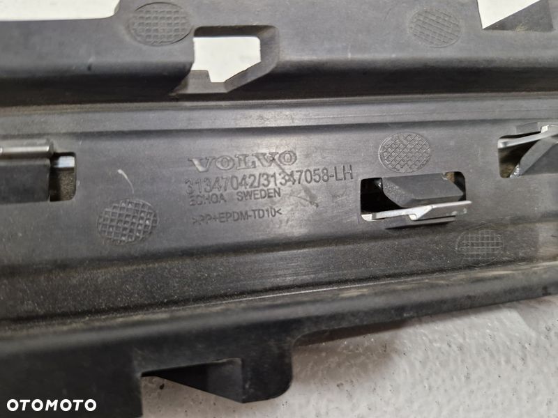 VOLVO V40 2 II LIFT KRATKA DOLNA LISTWA ZDERZAKA LEWY PRZÓD CHROM LEWA 31347042 - 8