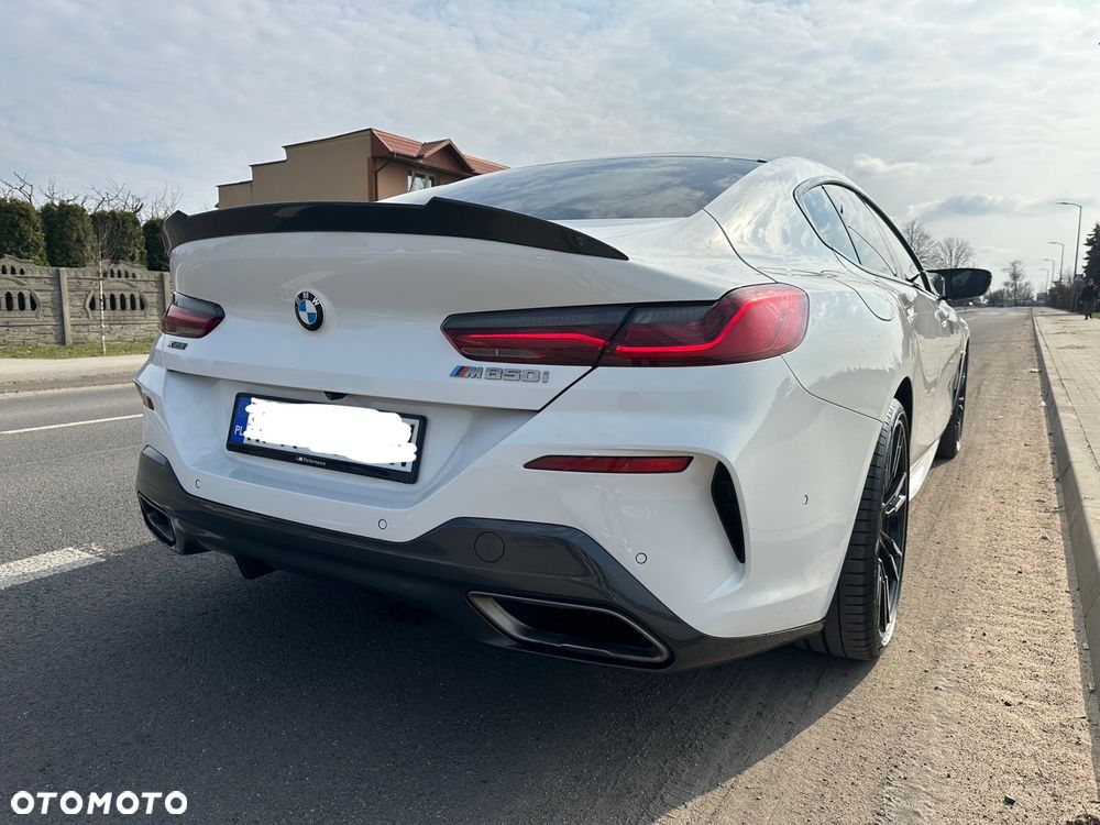 BMW Seria 8 - 7