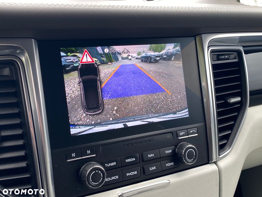 Porsche Macan - 17