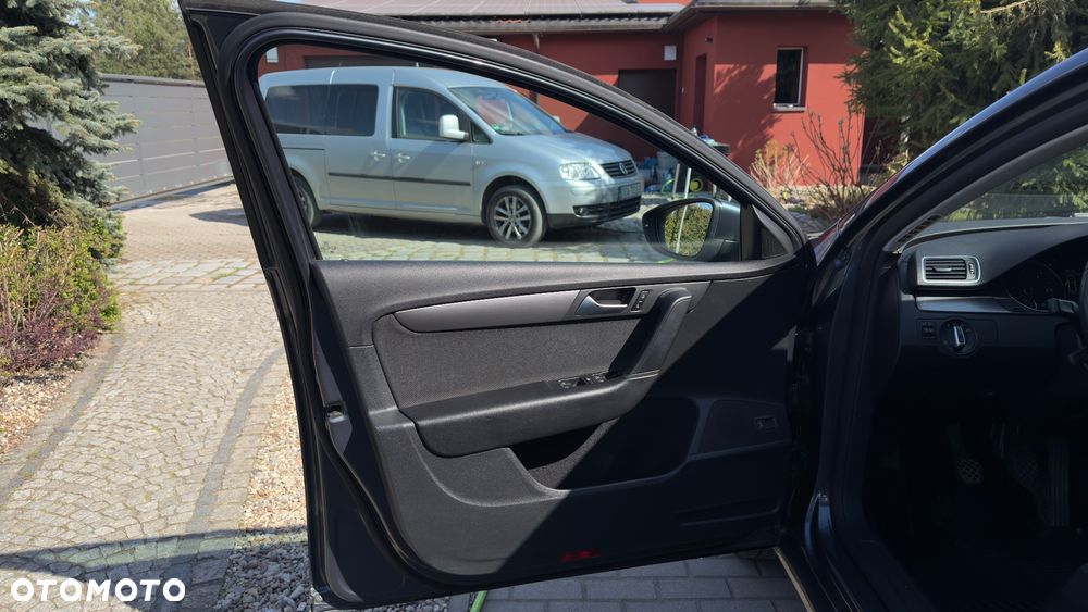 Volkswagen Passat 1.6 TDI BlueMotion Technology Comfortline - 11