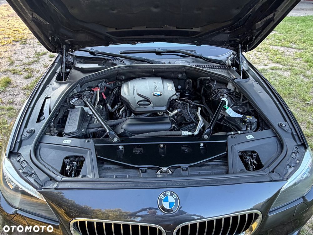 BMW Seria 5 520d xDrive Sport - 10