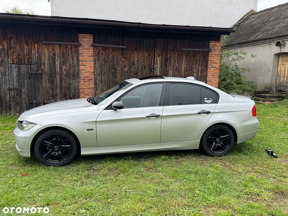 BMW Seria 3 320i - 4