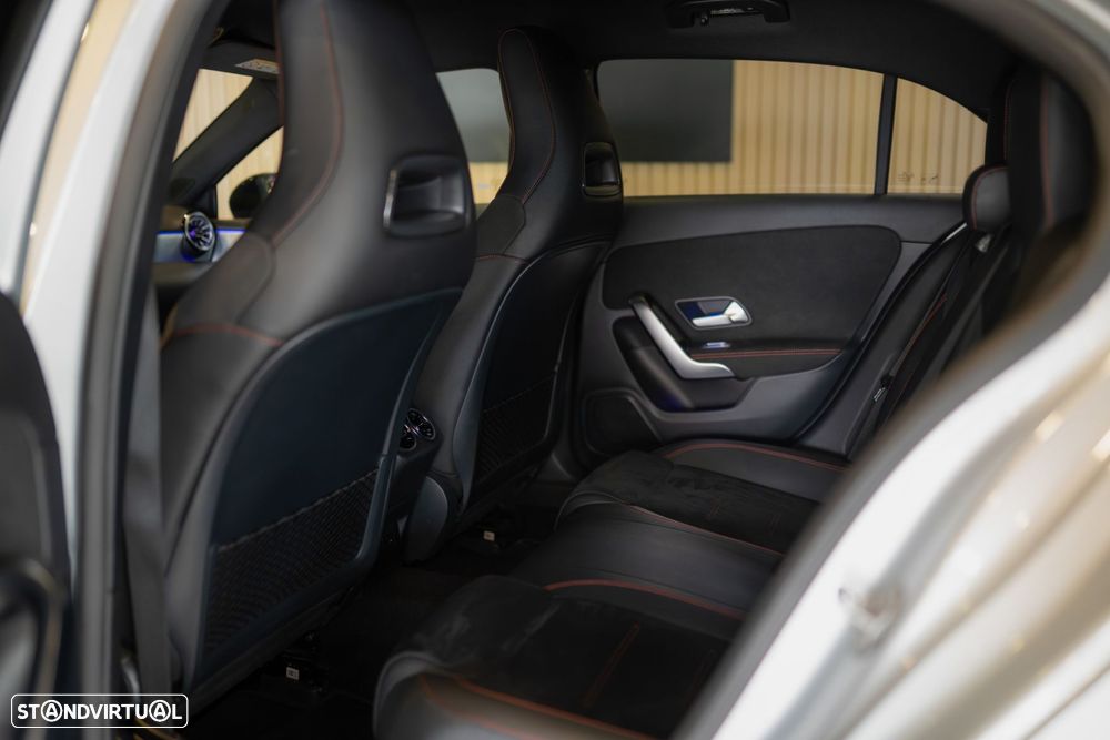 Mercedes-Benz A 250 e AMG Line - 25