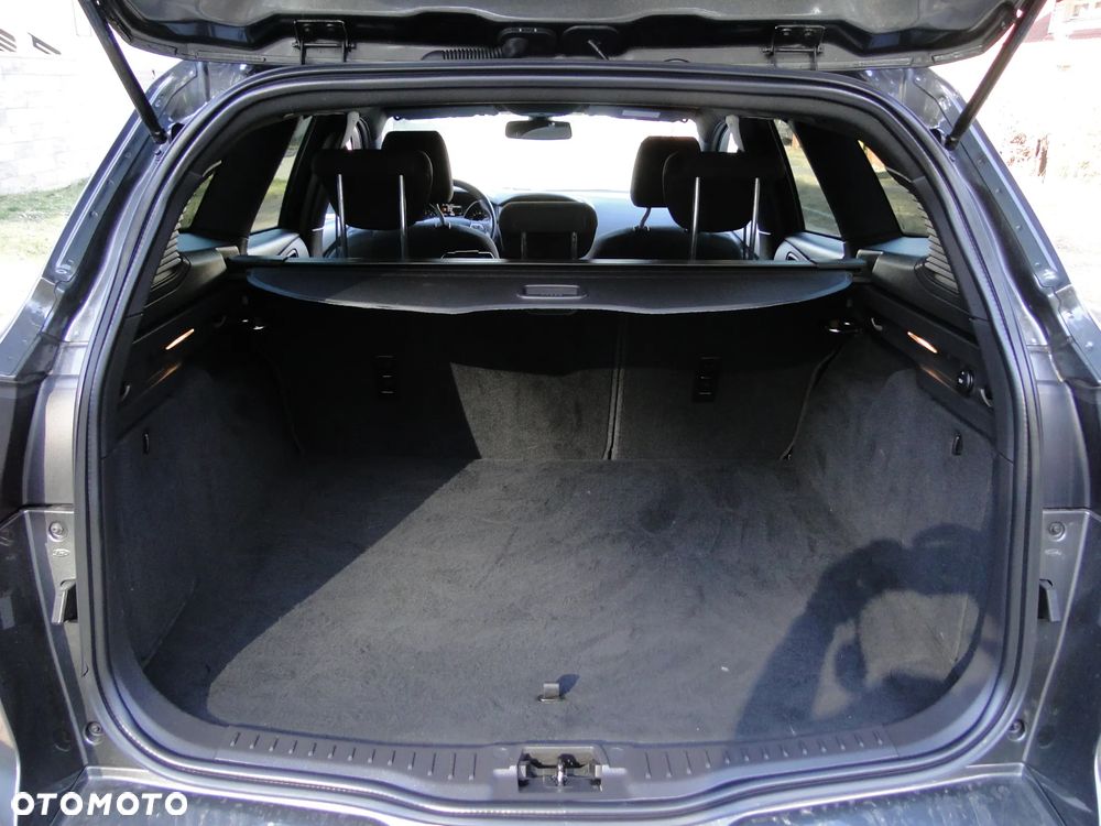 Ford Focus SW 1.5 EcoBoost S&S ST-LINE X - 17