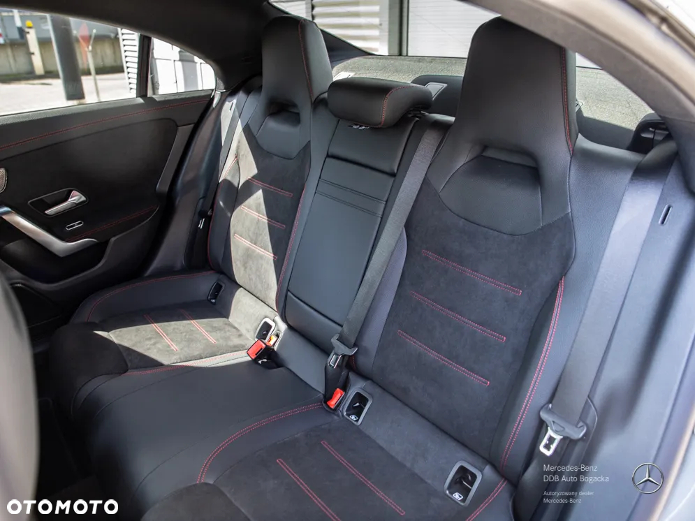 Mercedes-Benz CLA 250 e PHEV AMG Line 8G-DCT - 12