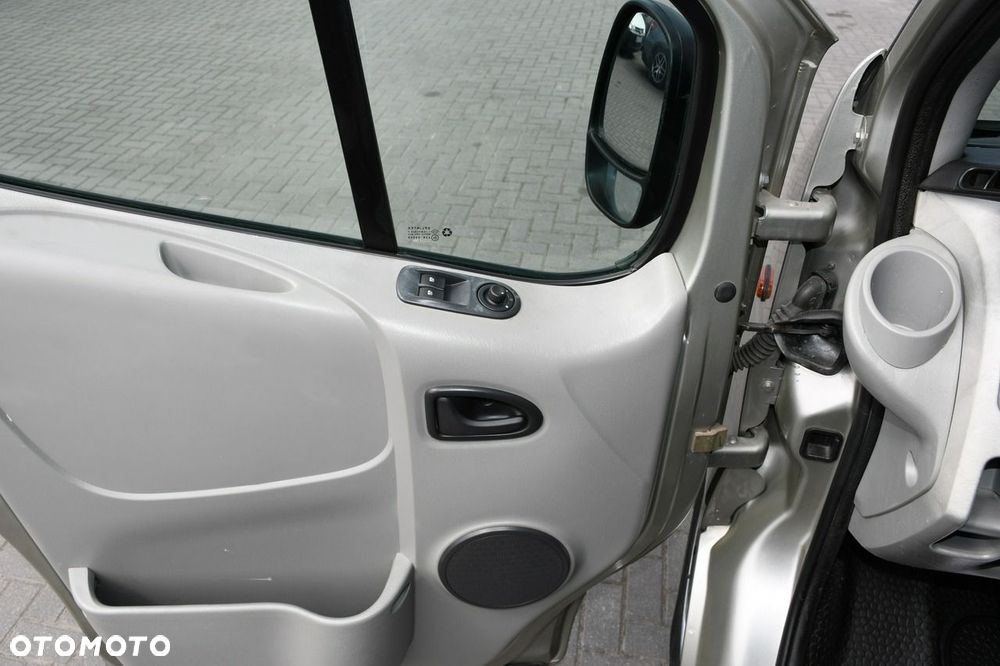 Opel Vivaro - 29