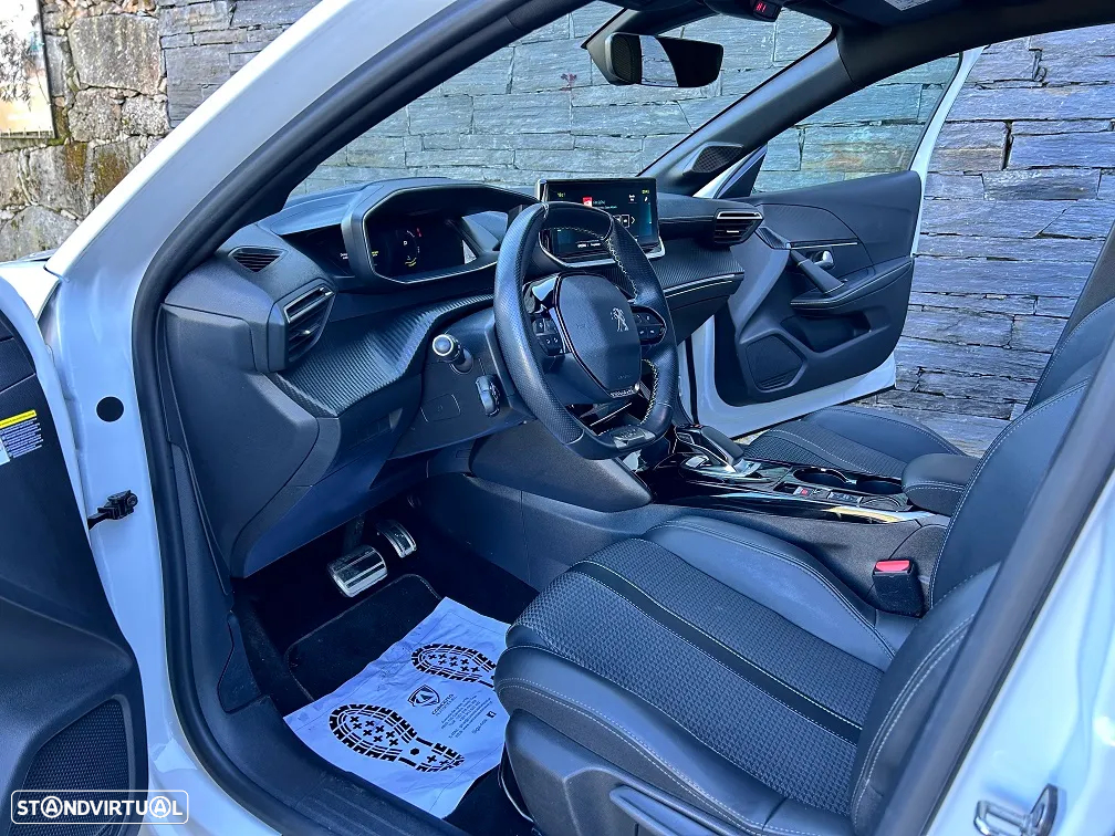 Peugeot e-208 50 kWh GT Line - 11