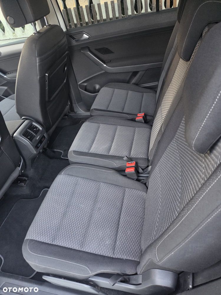 Volkswagen Touran - 10