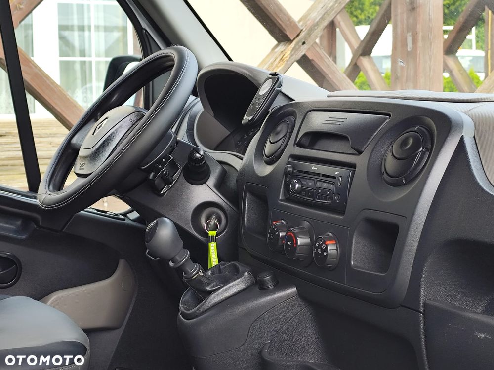 Renault Master 2.3dCi 150 - 12