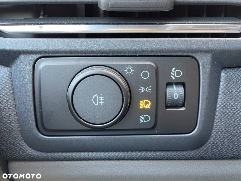 Ford Tourneo Custom - 12