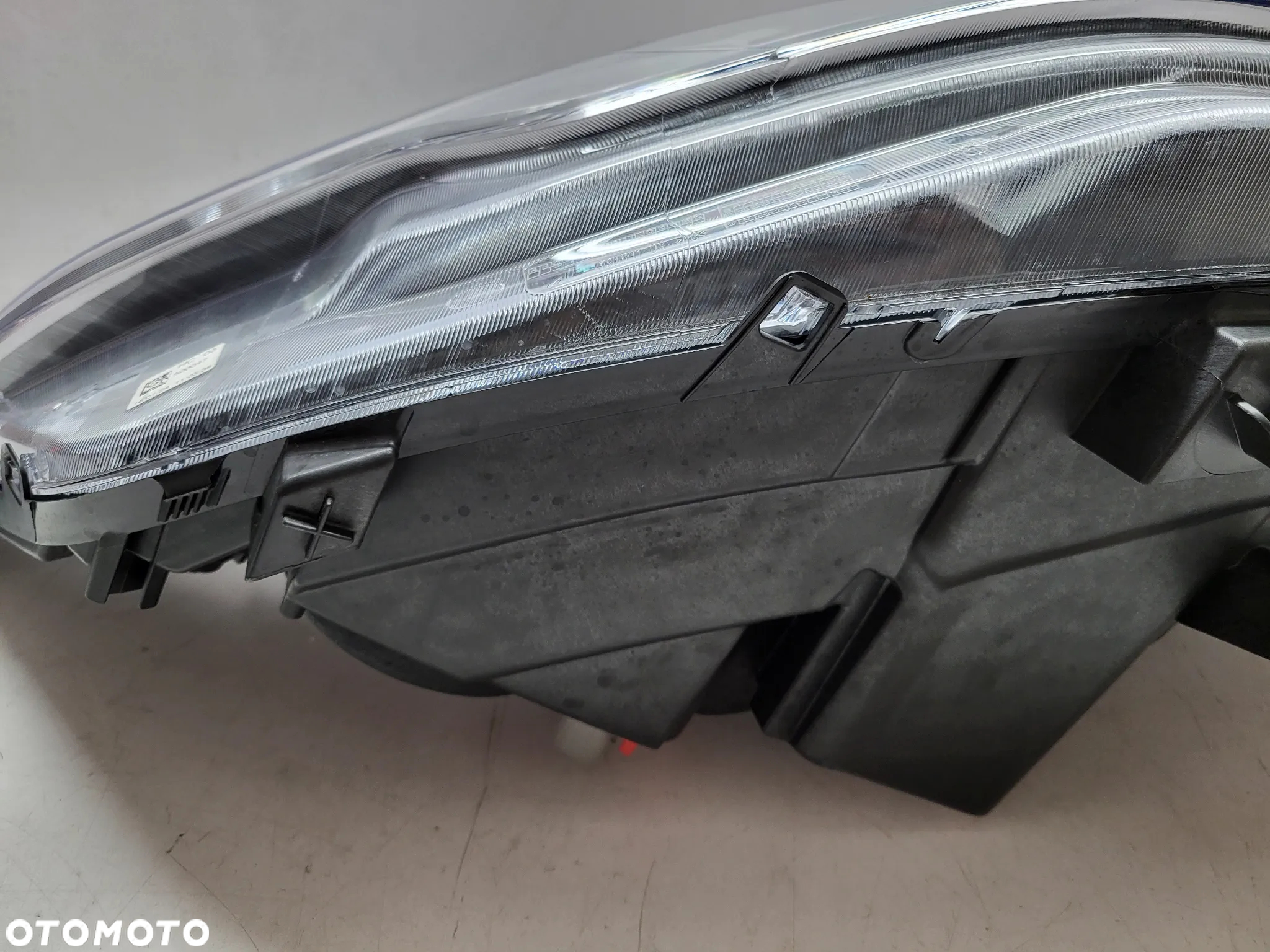 IVECO DAILY 19- LAMPA PRZEDNIA PRAWA REFLEKTOR PRZÓD 5802476873 - 7