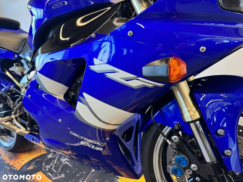 Yamaha YZF - 9