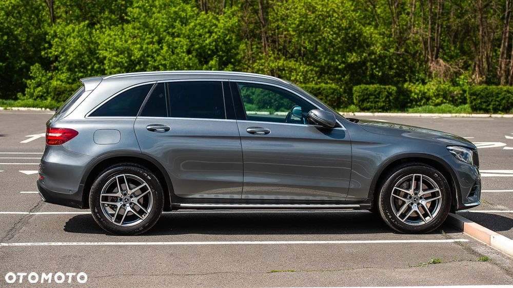 Mercedes-Benz GLC - 12