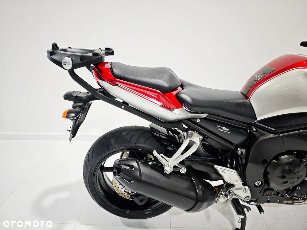 Yamaha FZ - 10