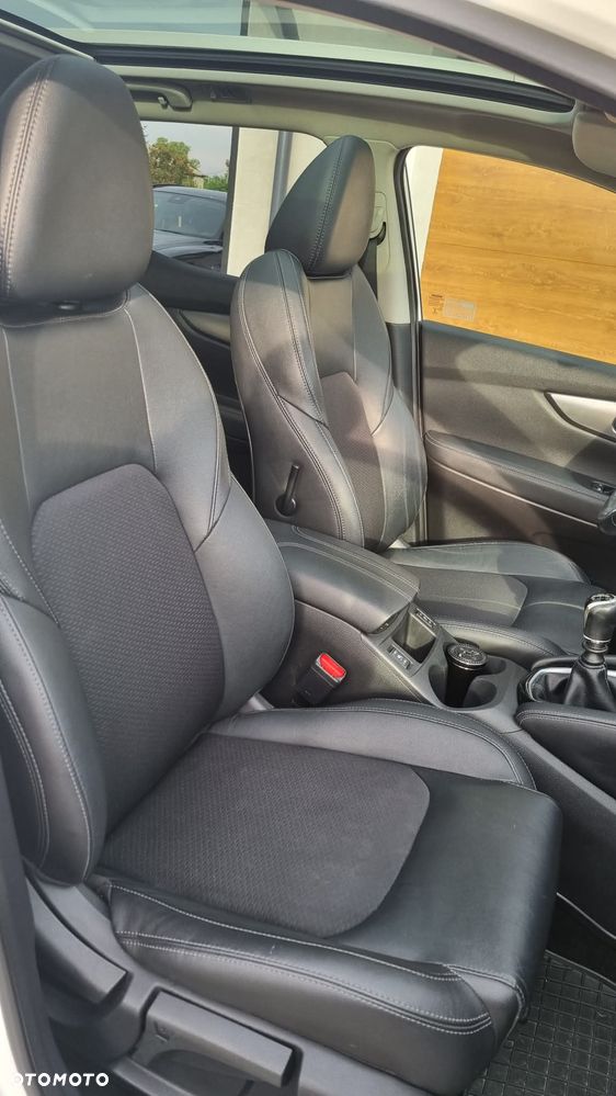 Nissan Qashqai 1.6 DCi 4x4 Tekna EU6 - 11