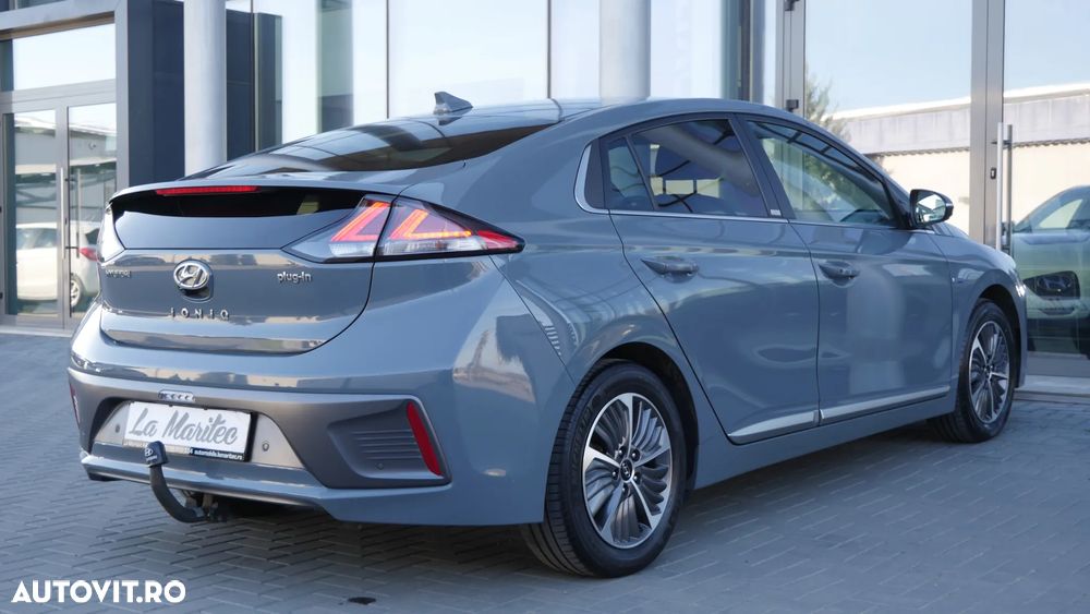 Hyundai IONIQ - 7