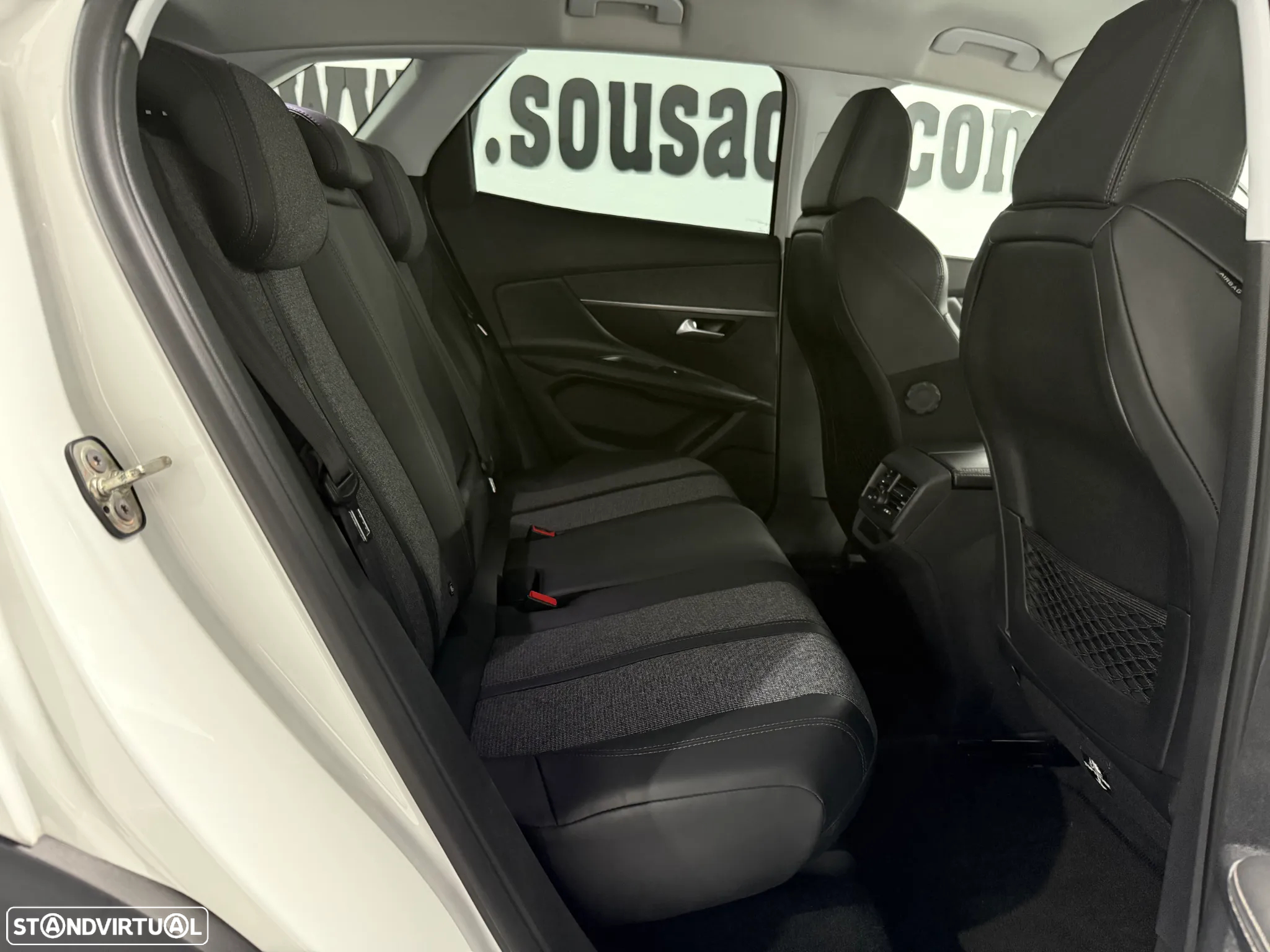 Peugeot 3008 1.2 PureTech Allure - 17