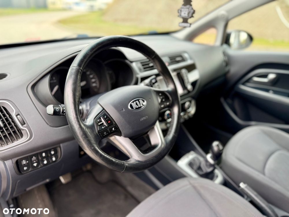 Kia Rio 1.4 XL Business Line - 29