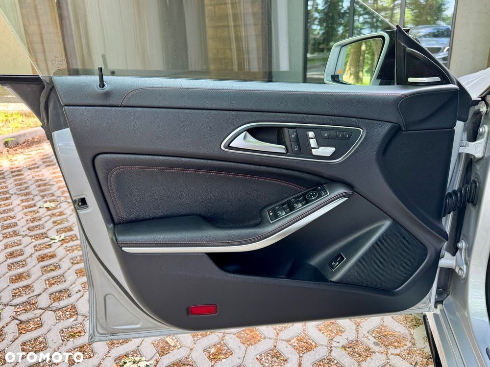 Mercedes-Benz CLA 45 AMG 4Matic 7G-DCT - 9