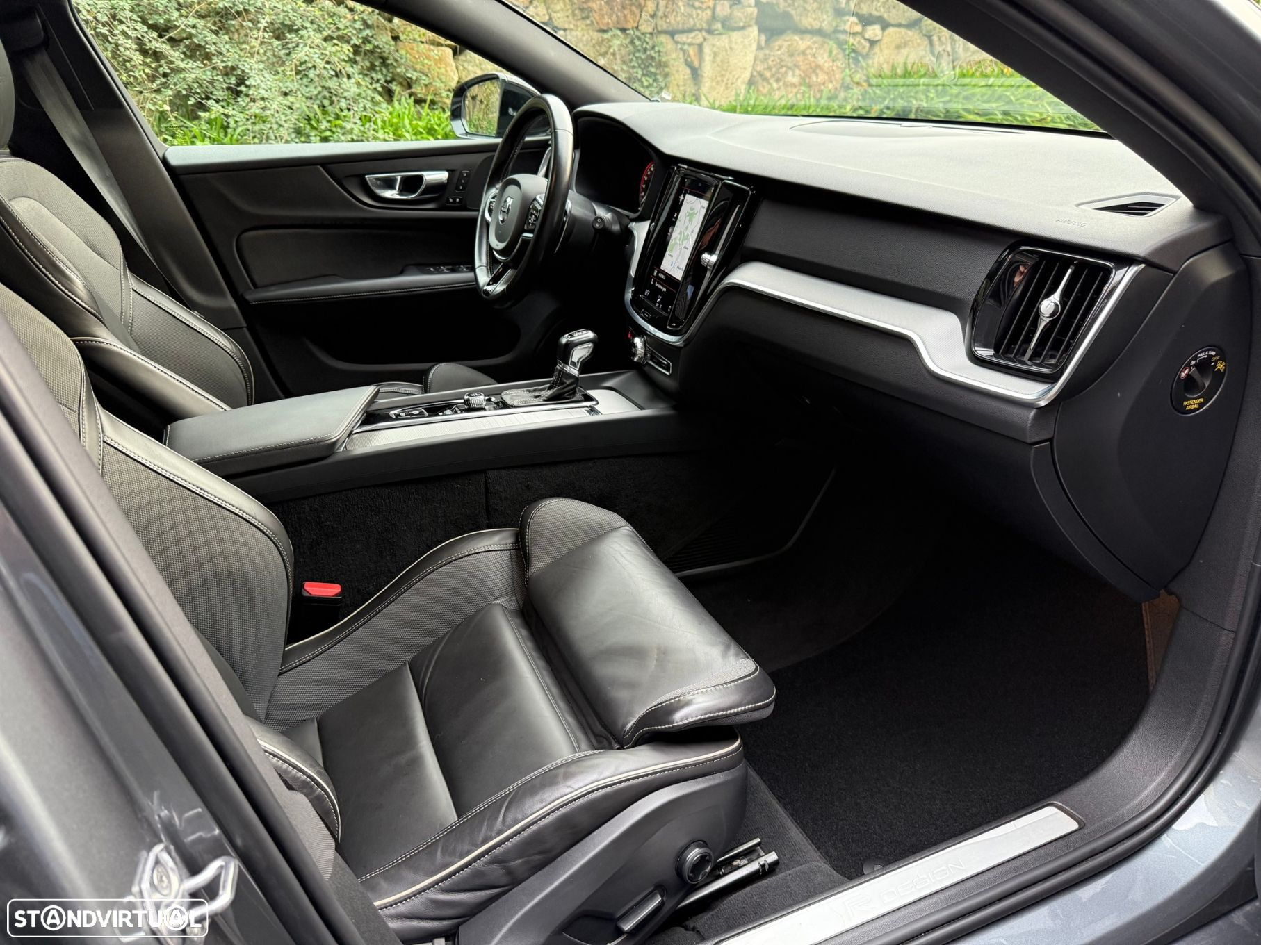 Volvo V60 2.0 D4 R-Design Geartronic - 25