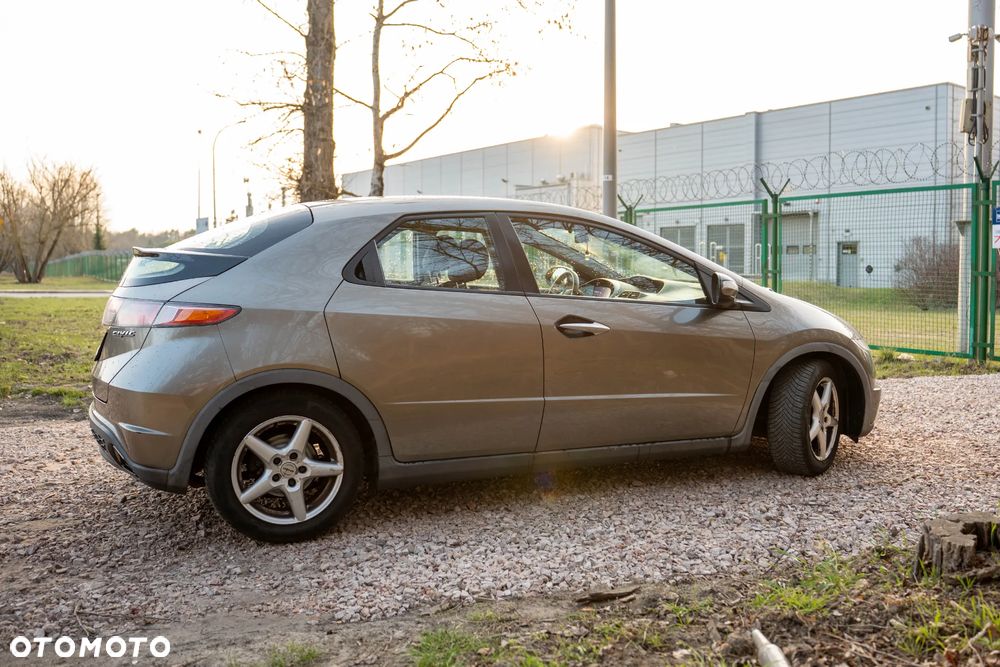 Honda Civic 1.8 Comfort - 2