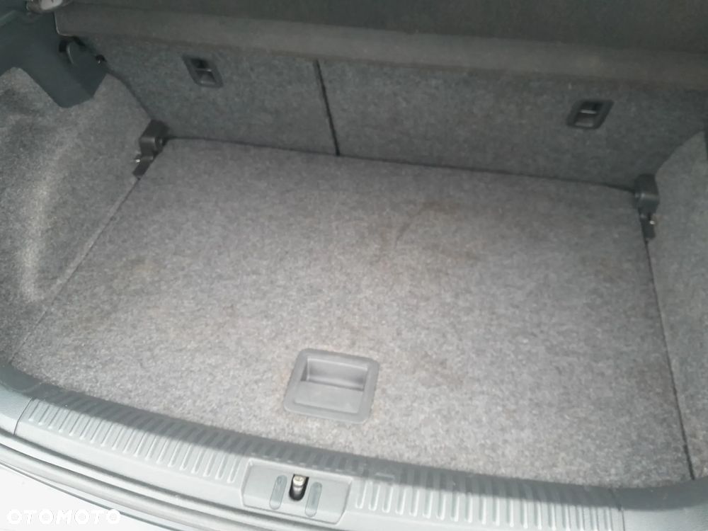 Volkswagen Polo 1.4 TDI Blue Motion Technology Lounge - 23