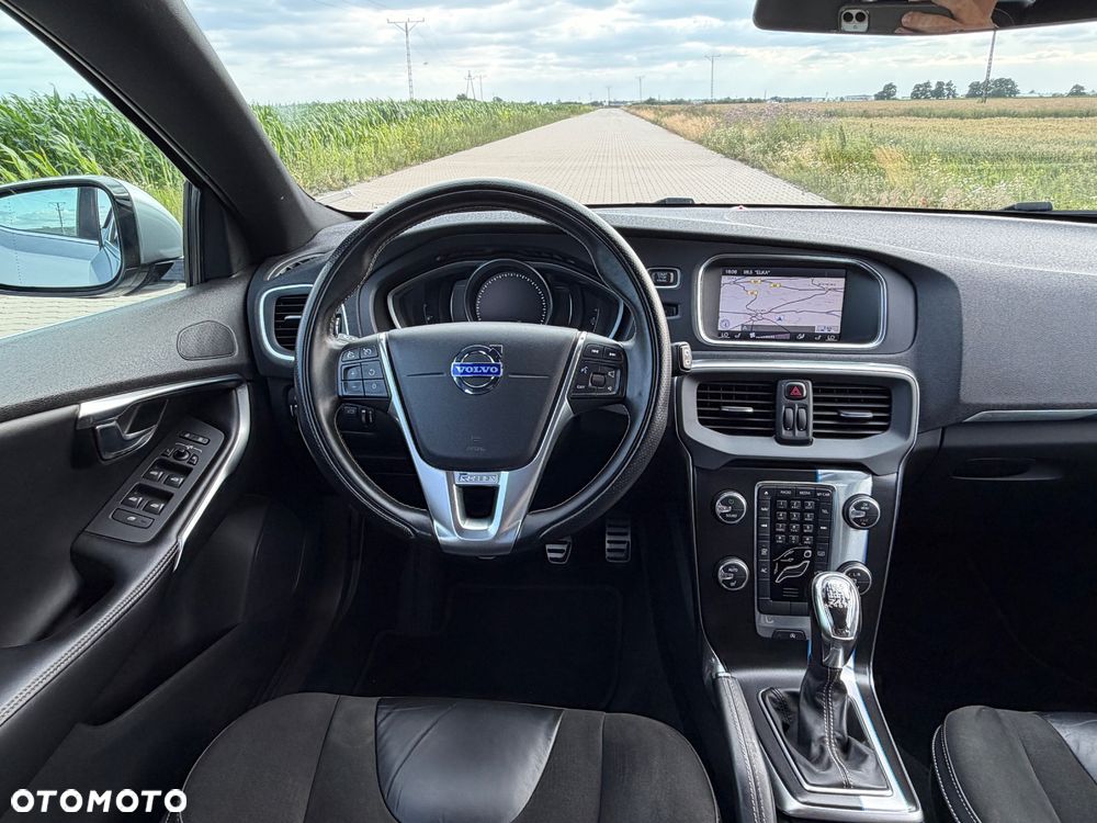Volvo V40 D3 R Design - 9