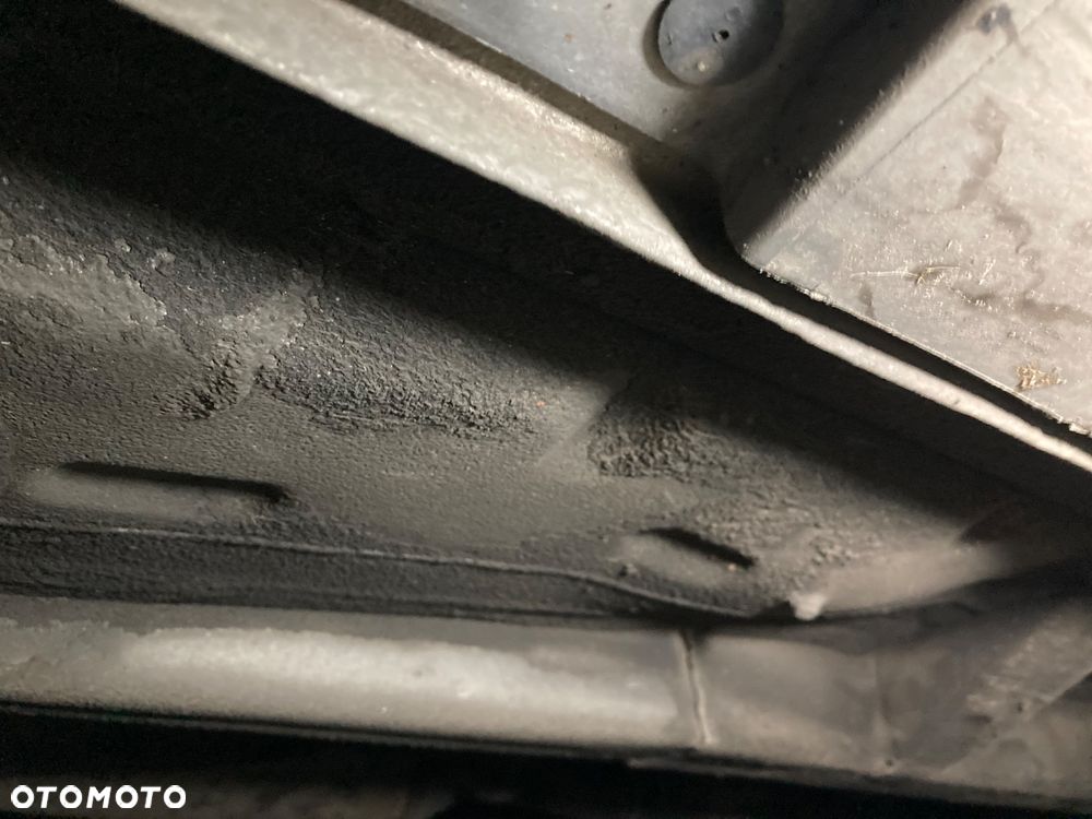 Toyota Avensis 1.8 VVT-i Sol - 23