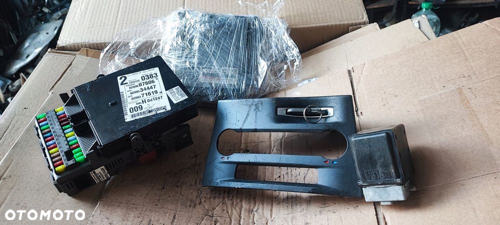 LAGUNA II 2.0DCI STEROWNIK SILNIKA ZESTAW STARTOWY 8200520036 8200293678