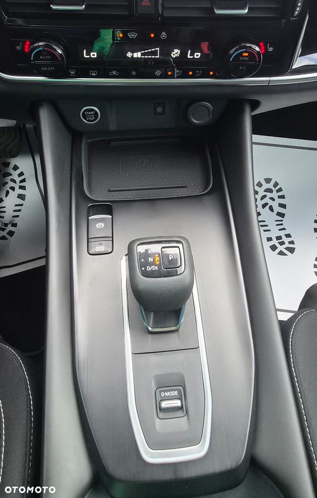 Nissan Qashqai 1.3 DIG-T mHEV N-Connecta Xtronic - 32
