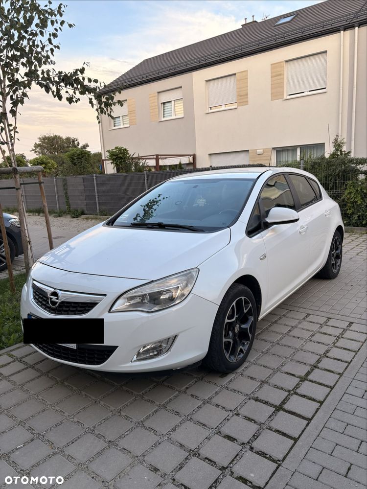 Opel Astra, 2010