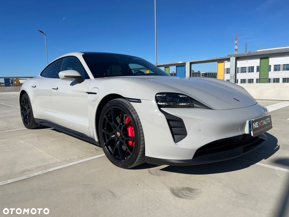 Porsche Taycan GTS - 3