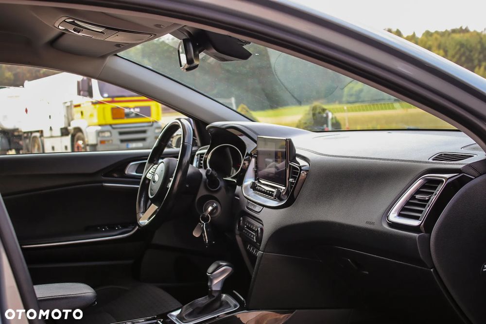 Kia Ceed 1.6 CRDi DCT Platinum Edition - 23