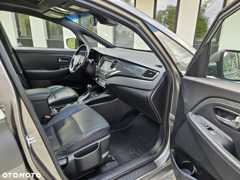 Kia Carens - 21
