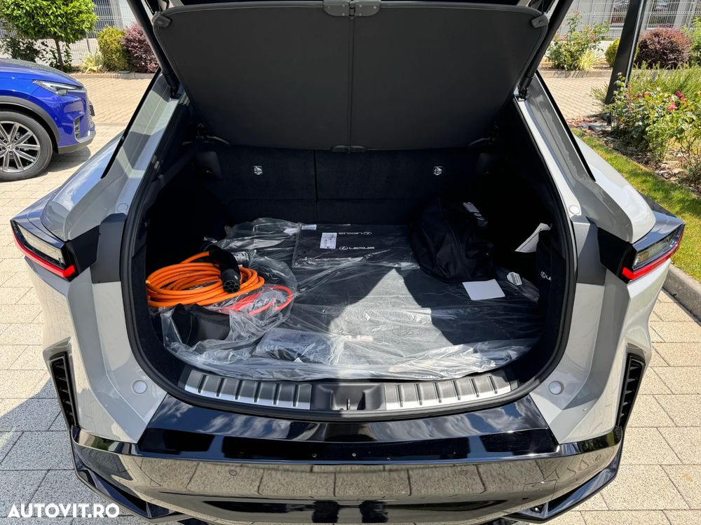 Lexus RZ 550e F SPORT - 29