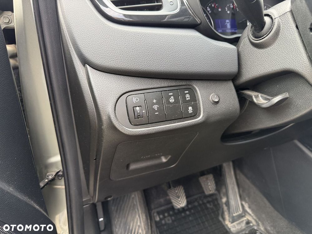 Kia Carens 1.6 GDI M - 12