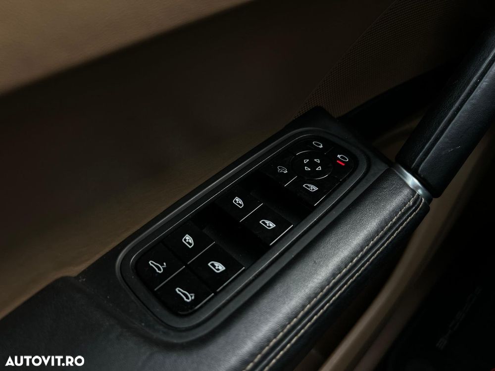 Porsche Cayenne - 25