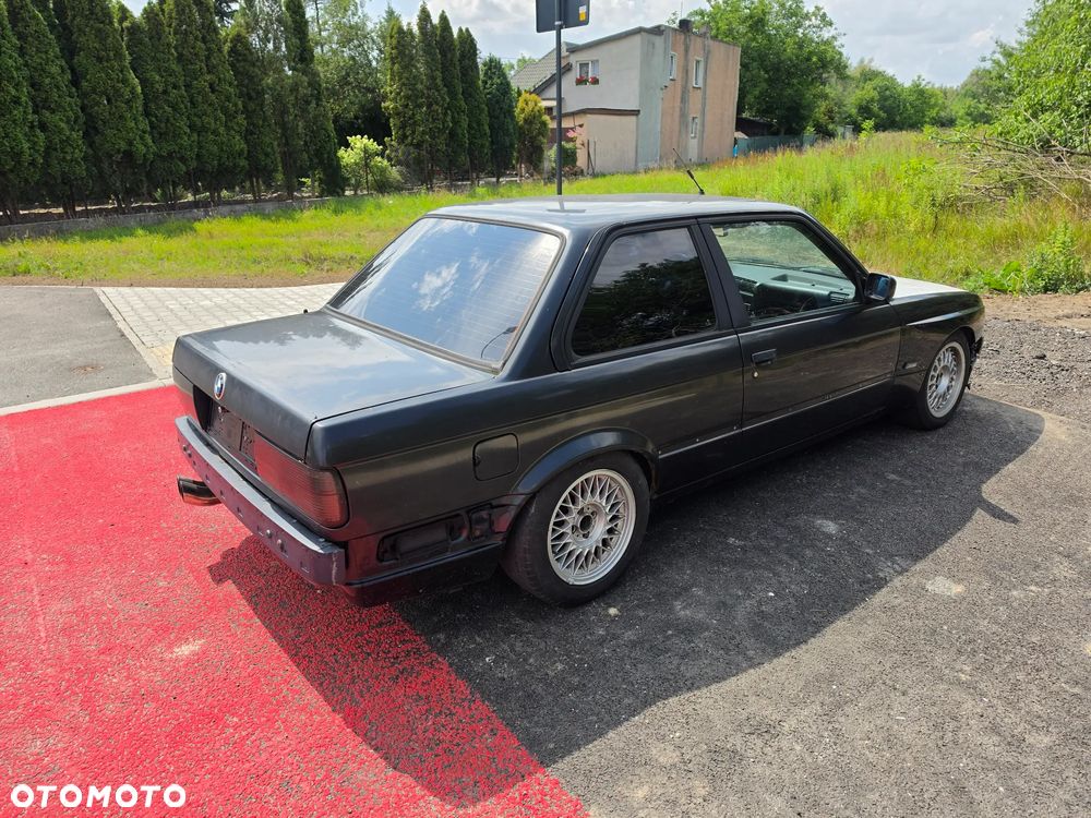 BMW Seria 3 325i - 6