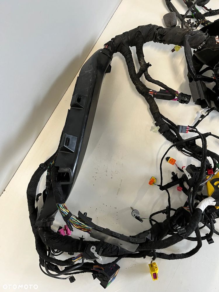 OCTAVIA IV KOMBI WIĄZKA INSTALACJA WNĘTRZA - 4