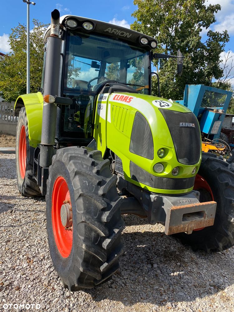 Claas Arion 520