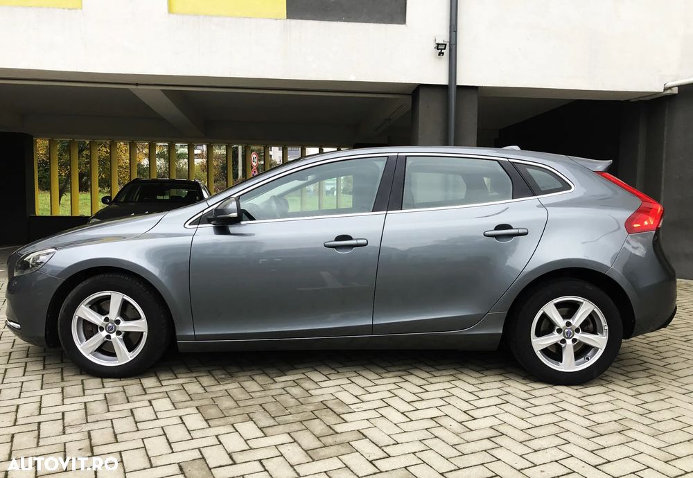 Volvo V40 D3 Geartronic Momentum - 27