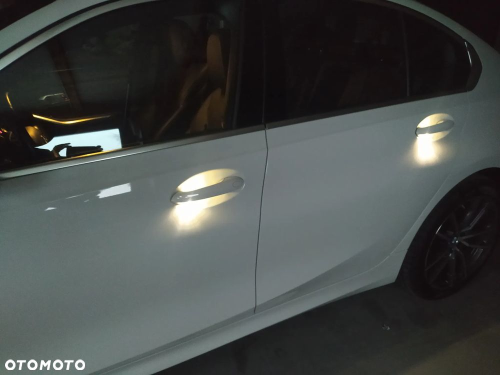 BMW Seria 3 330i Sport Line - 37