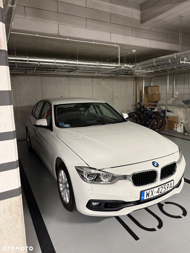BMW Seria 3 318i - 25