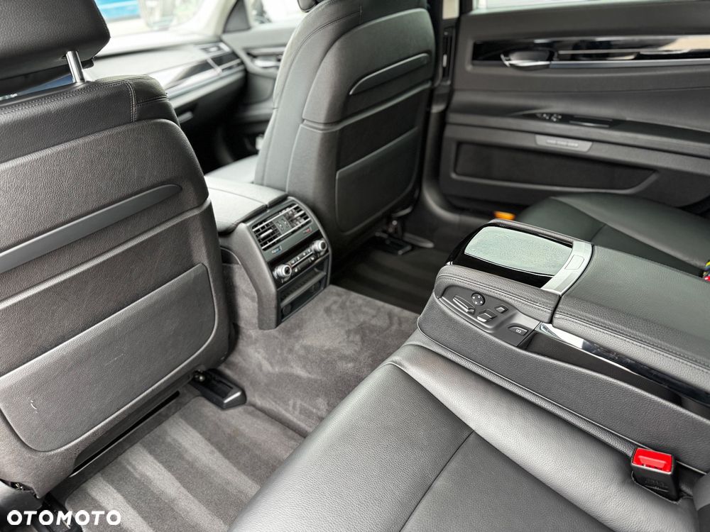 BMW Seria 7 730Ld - 17