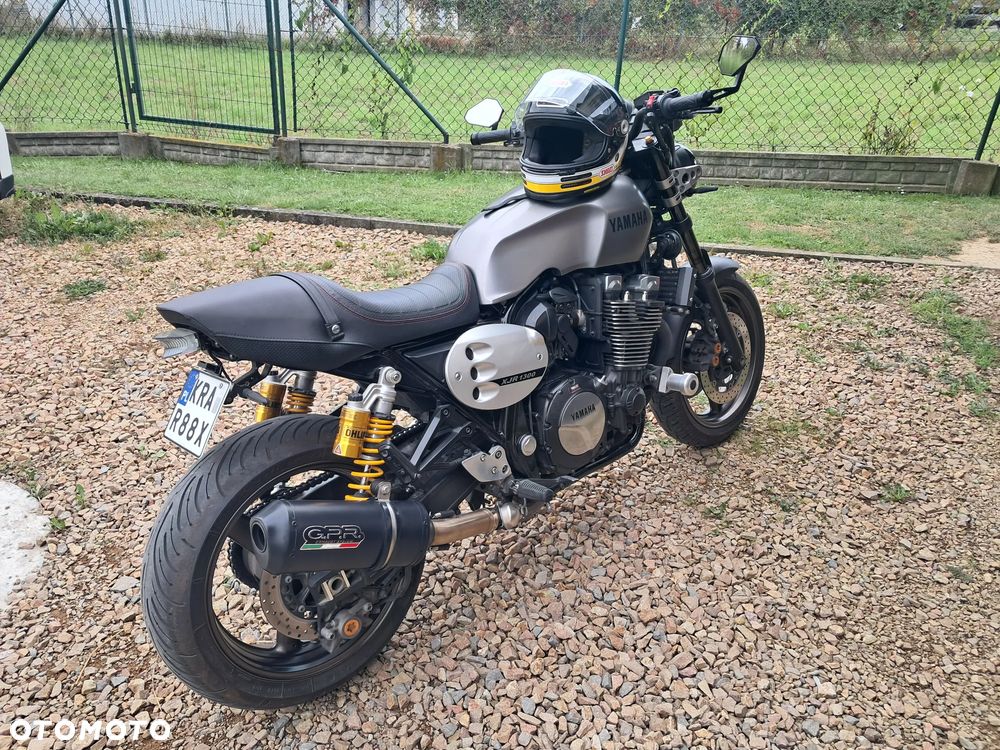 Yamaha XJR - 9