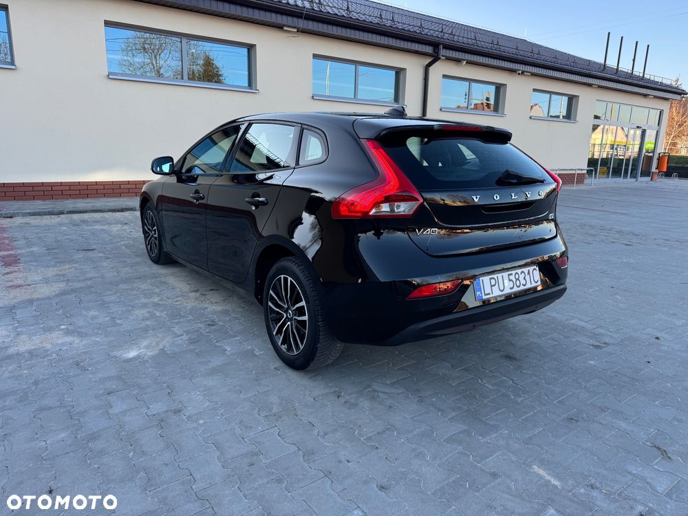 Volvo V40 D2 Drive-E Momentum - 4