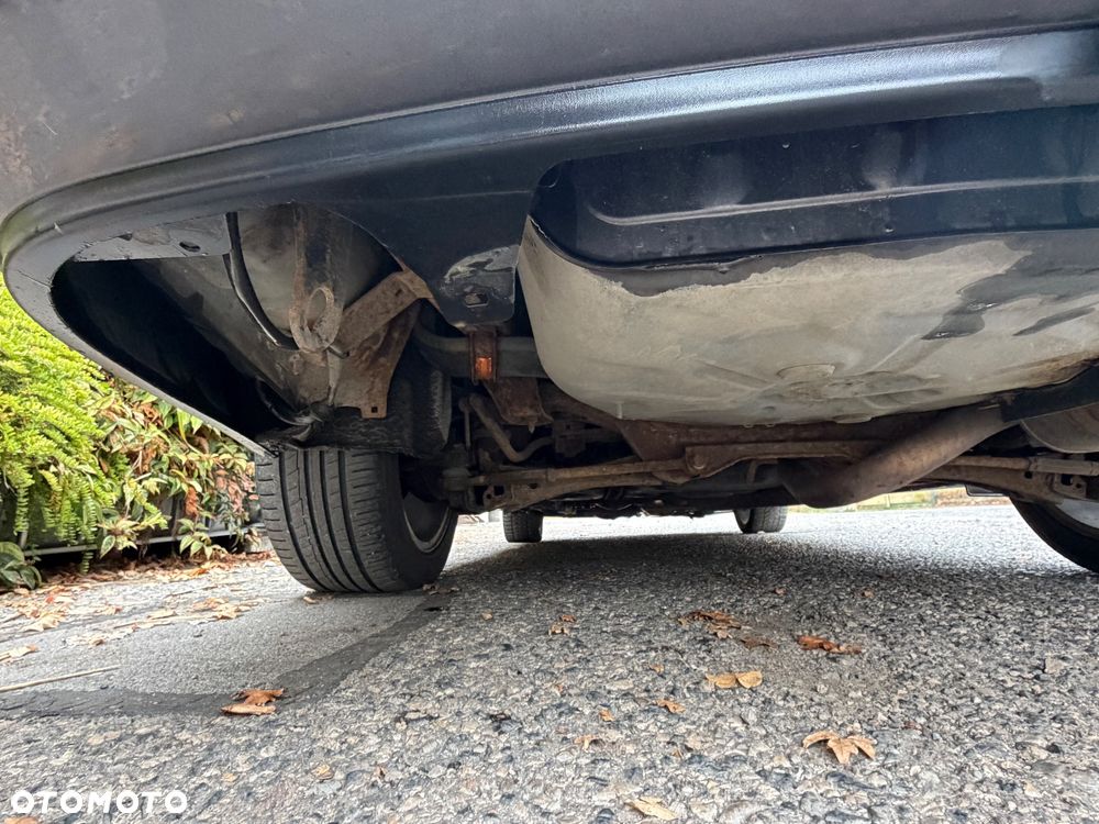 Toyota Avensis 2.0 D-4D Sol+NAVI - 24