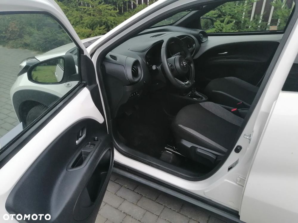Toyota Aygo x.shift x-play connect - 7