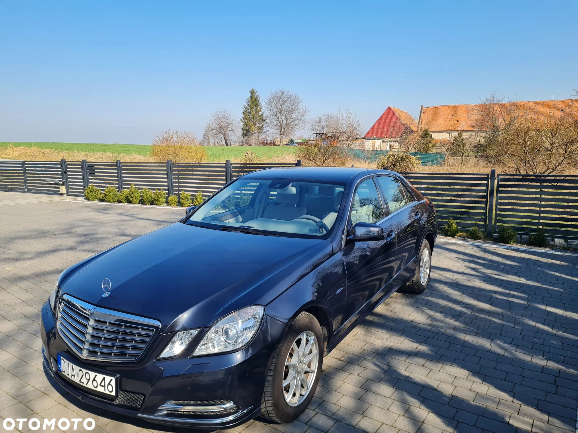 Mercedes-Benz Klasa E 250 CGI BlueEffICIENCY Elegance - 11