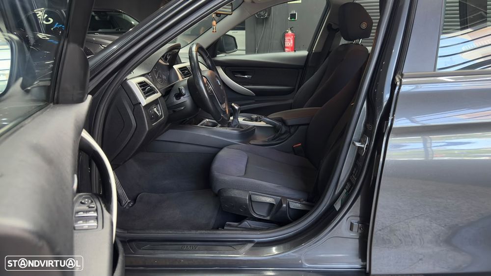 BMW 318 d Line Sport - 19